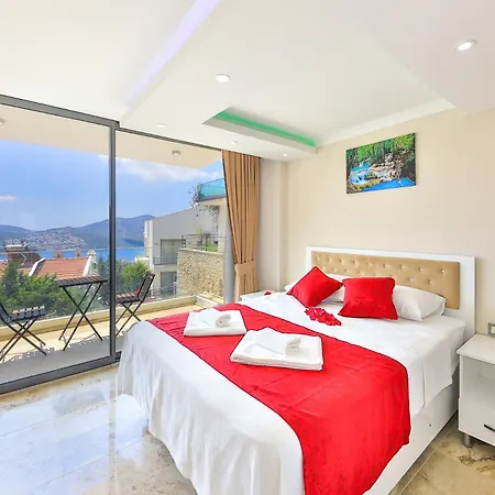 Julia Homes